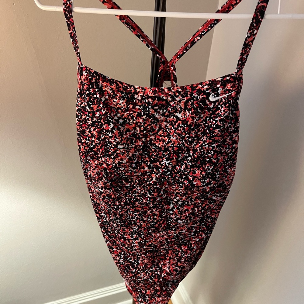 Nike Black and Red Athletic Wear